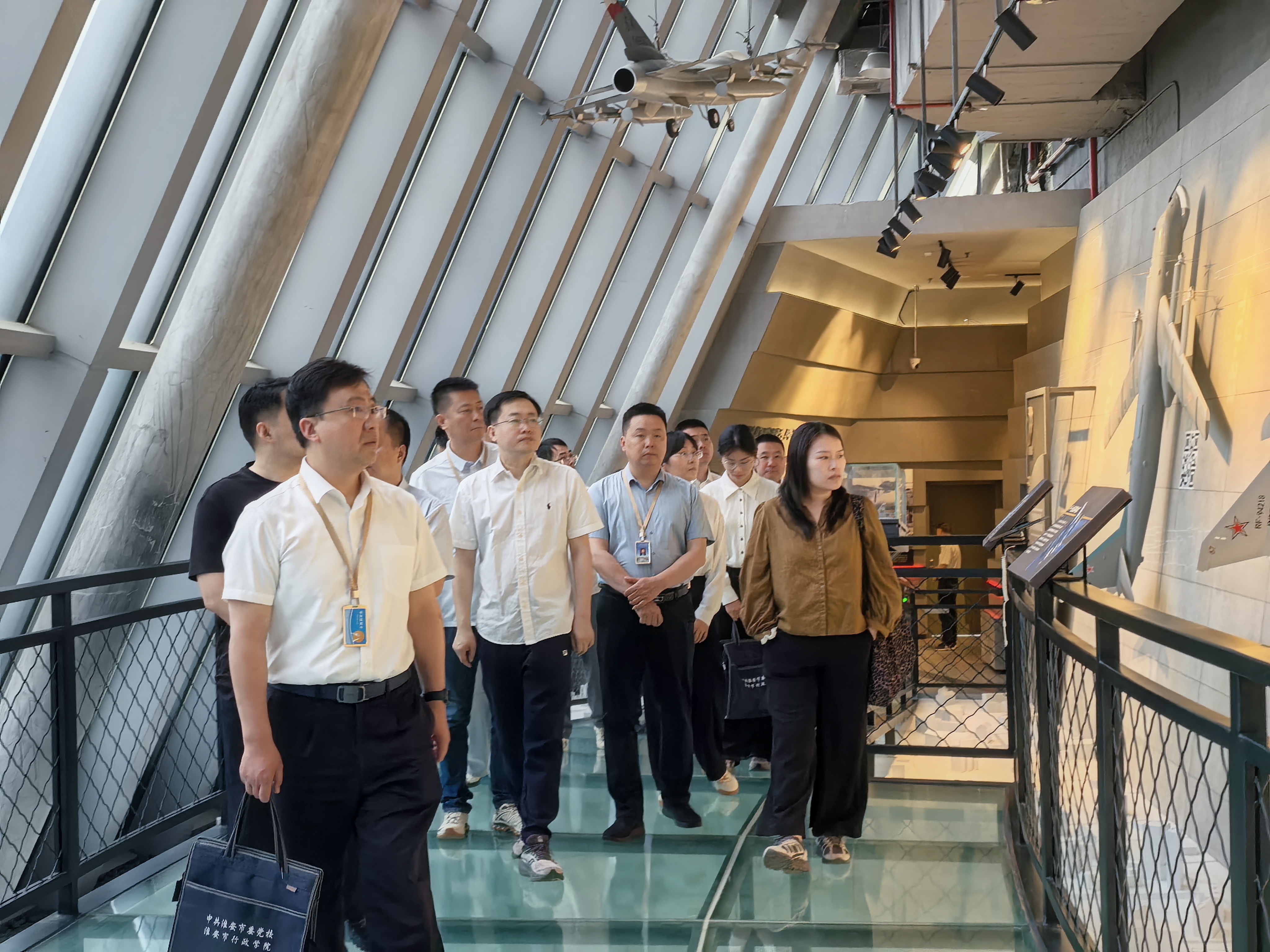 2025年市级机关正（副）科职公务员任职培训班一行...